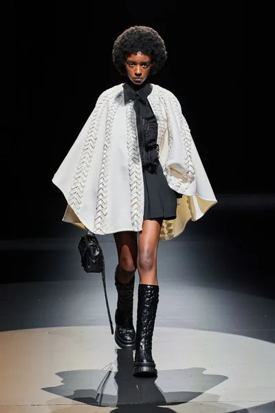 Look 25